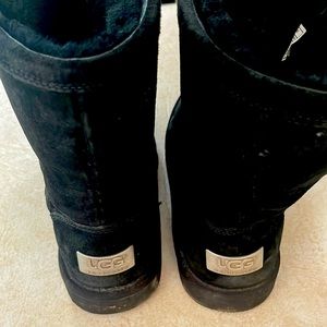 Authentic Ugg short boots - warm and cozy!!